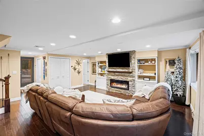 3641 Sarah Drive, Wantagh, NY 11793 - Photo 17