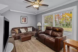 19 Barnwell Ln, Stony Brook, NY 11790 - Photo 9