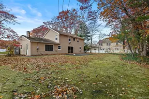19 Barnwell Ln, Stony Brook, NY 11790 - Photo 17