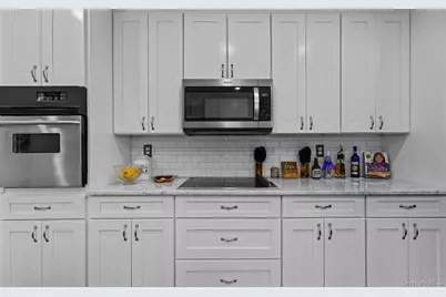 19 Barnwell Lane, Stony Brook, NY 11790 - Photo 5