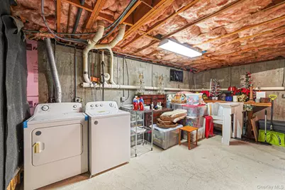 156 Clinton Avenue, Patchogue, NY 11772 - Photo 27