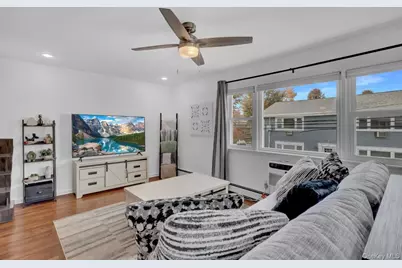 83 Finch #2B, Islip, NY 11751 - Photo 7