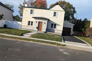 22 Murray Rd, Hicksville, NY 11801 - Photo 3