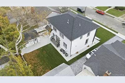 25 Countisbury Avenue, Valley Stream, NY 11580 - Photo 37