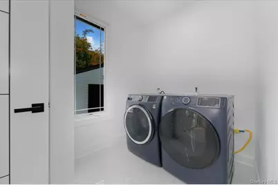 25 Countisbury Avenue, Valley Stream, NY 11580 - Photo 13