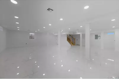 25 Countisbury Avenue, Valley Stream, NY 11580 - Photo 27