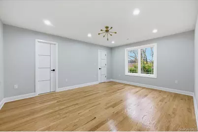 25 Countisbury Avenue, Valley Stream, NY 11580 - Photo 19