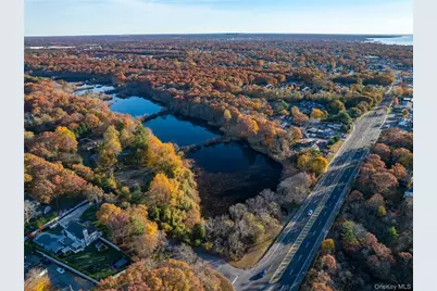 81 Old Broadway Avenue, Sayville, NY 11782 - Photo 15