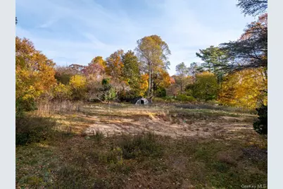 81 Old Broadway Avenue, Sayville, NY 11782 - Photo 3