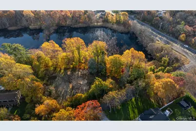 81 Old Broadway Avenue, Sayville, NY 11782 - Photo 9