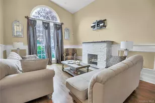 7 Sweetbriar Path, Lake Grove, NY 11755 - Photo 3