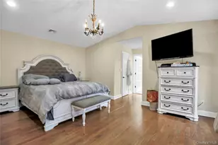 7 Sweetbriar Path, Lake Grove, NY 11755 - Photo 7