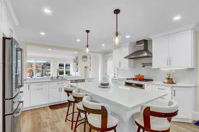 2848 Clubhouse Road, Merrick, NY 11566 - Photo 5