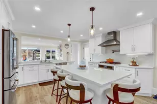 2848 Clubhouse Rd, Merrick, NY 11566 - Photo 5