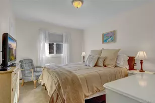 2848 Clubhouse Rd, Merrick, NY 11566 - Photo 21