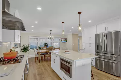 2848 Clubhouse Road, Merrick, NY 11566 - Photo 7