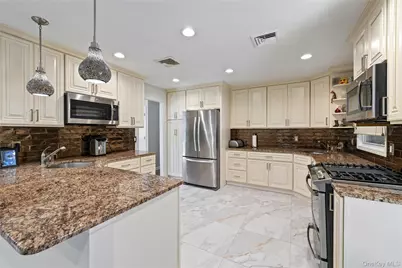 29 Skylark Drive, Monsey, NY 10977 - Photo 15