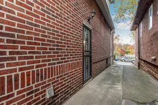 1813 Willow Ln, Bronx, NY 10461 - Photo 33