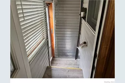 86 Scarcliffe Drive, Malverne, NY 11565 - Photo 13