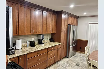 86 Scarcliffe Drive, Malverne, NY 11565 - Photo 5