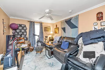 8 Jackson Street, Glen Cove, NY 11542 - Photo 13