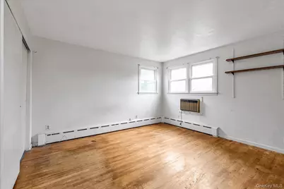 8 Jackson Street, Glen Cove, NY 11542 - Photo 11