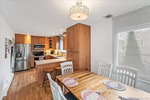 4928 Express Dr S, Ronkonkoma, NY 11779 - Photo 7