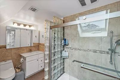 4928 Express Drive S, Ronkonkoma, NY 11779 - Photo 21