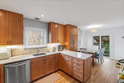 4928 Express Drive S, Ronkonkoma, NY 11779 - Photo 9