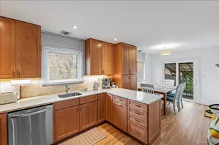 4928 Express Dr S, Ronkonkoma, NY 11779 - Photo 9