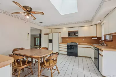 24 Brenda Lane, Bardonia, NY 10954 - Photo 19