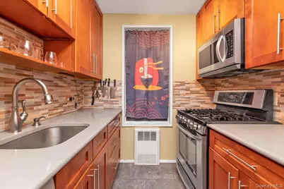 80-35 Springfield Blvd #4F, Oakland Gardens, NY 11364 - Photo 5