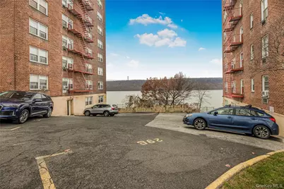 679 Warburton Avenue #1M, Yonkers, NY 10701 - Photo 15