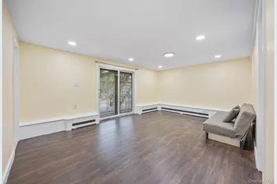 14 Hilton Court, Hicksville, NY 11801 - Photo 11