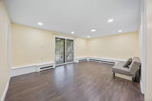 14 Hilton Ct, Hicksville, NY 11801 - Photo 11