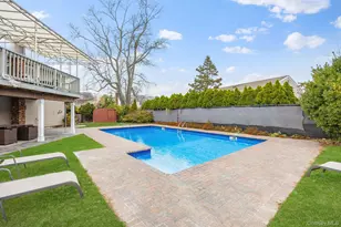 14 Hilton Ct, Hicksville, NY 11801 - Photo 17