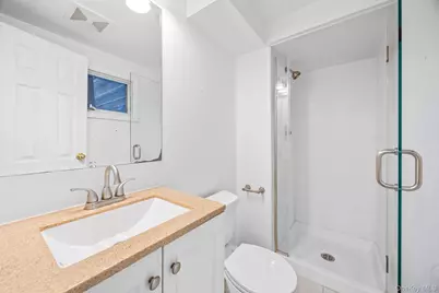 14 Hilton Court, Hicksville, NY 11801 - Photo 13