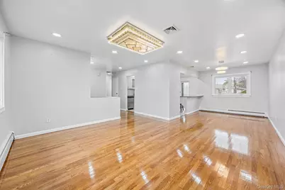 14 Hilton Court, Hicksville, NY 11801 - Photo 5