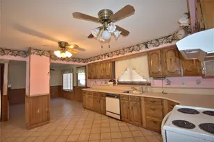 297 Clarice Blvd, Holbrook, NY 11741 - Photo 5