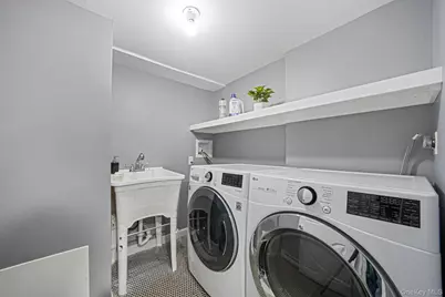 32 McCue Avenue, Wyandanch, NY 11798 - Photo 35