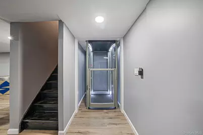 32 McCue Avenue, Wyandanch, NY 11798 - Photo 29