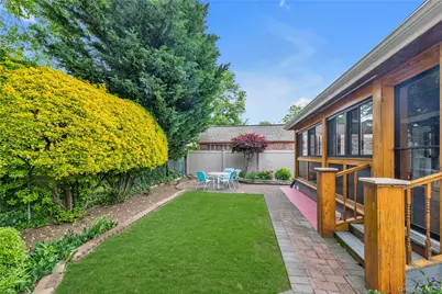 590 Langley, West Hempstead, NY 11552 - Photo 17