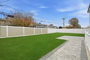 39 Cobalt Ln, Westbury, NY 11590 - Photo 49