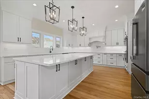 39 Cobalt Ln, Westbury, NY 11590 - Photo 15