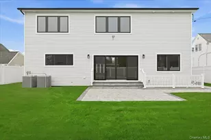 39 Cobalt Ln, Westbury, NY 11590 - Photo 47