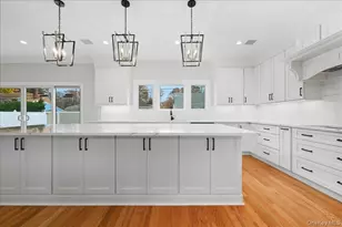 39 Cobalt Ln, Westbury, NY 11590 - Photo 17