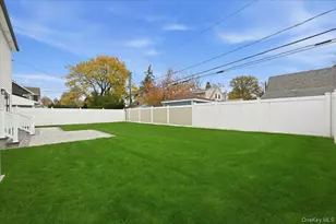 39 Cobalt Ln, Westbury, NY 11590 - Photo 45