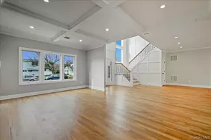 39 Cobalt Ln, Westbury, NY 11590 - Photo 9