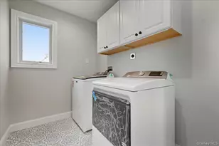 39 Cobalt Ln, Westbury, NY 11590 - Photo 39