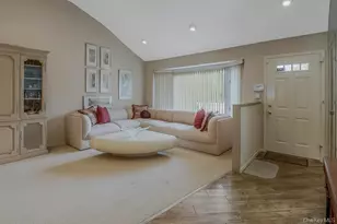 1 Fulton Pl, Jericho, NY 11753 - Photo 5